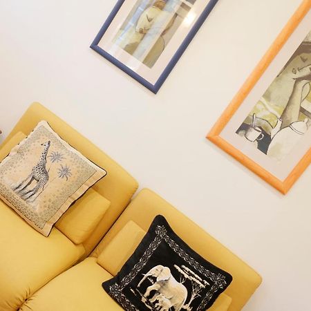 Siena Uptown - Sabrina'S Cozy Apartment Bagian luar foto