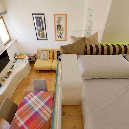 Siena Uptown - Sabrina'S Cozy Apartment Bagian luar foto