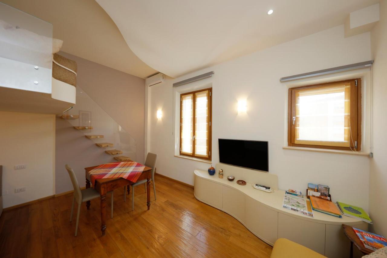 Siena Uptown - Sabrina'S Cozy Apartment Bagian luar foto