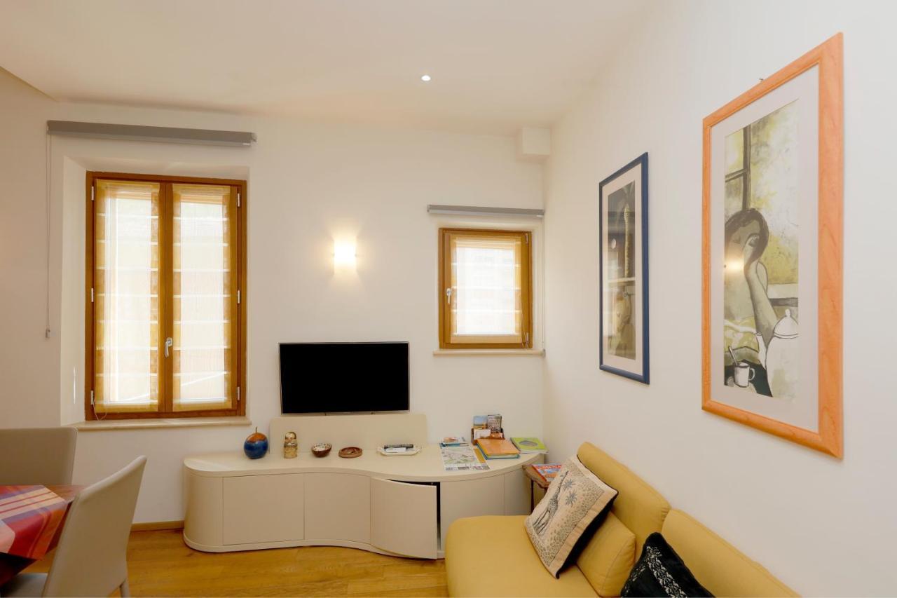 Siena Uptown - Sabrina'S Cozy Apartment Bagian luar foto