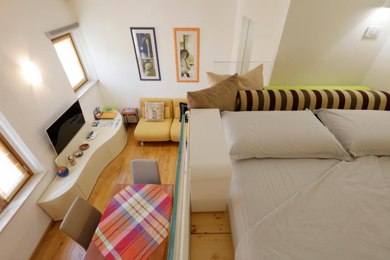 Siena Uptown - Sabrina'S Cozy Apartment Bagian luar foto