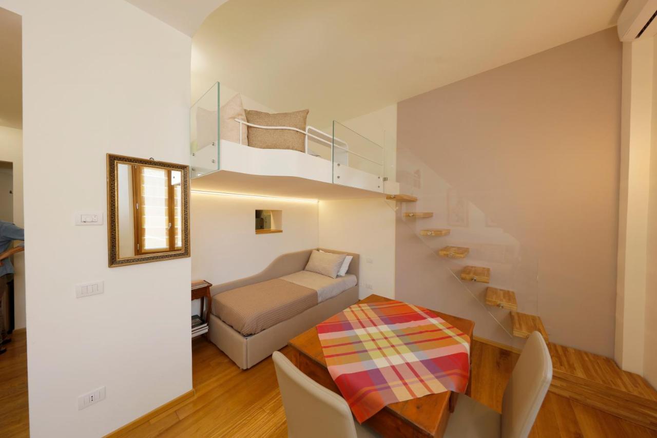 Siena Uptown - Sabrina'S Cozy Apartment Bagian luar foto