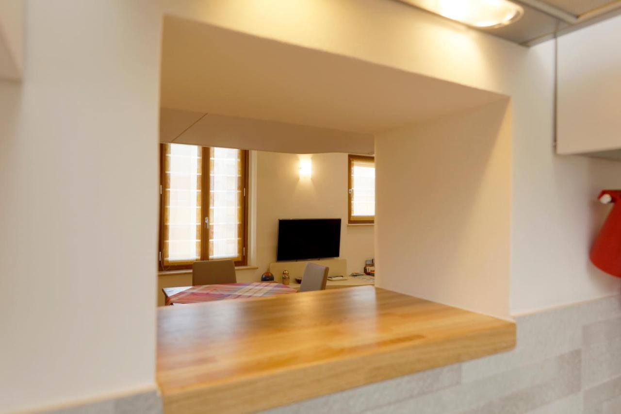 Siena Uptown - Sabrina'S Cozy Apartment Bagian luar foto