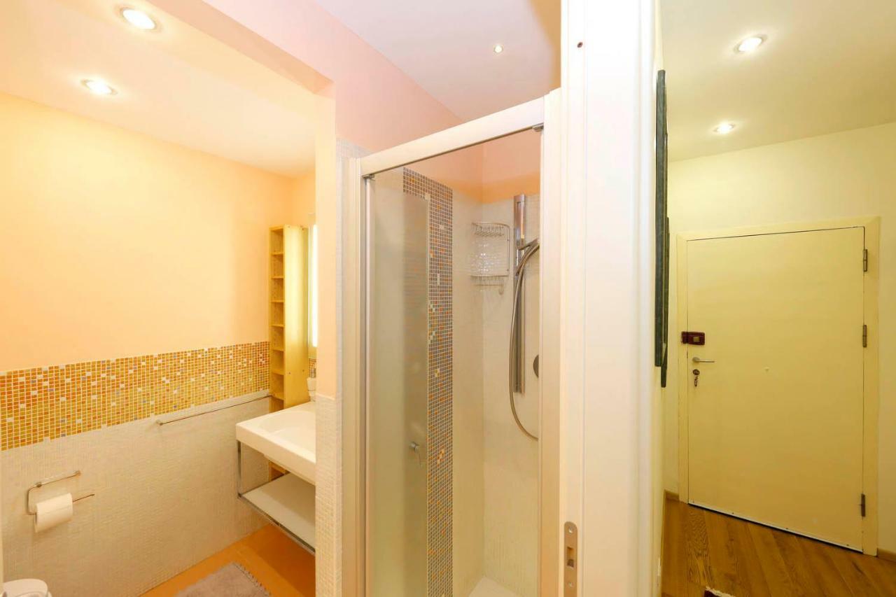 Siena Uptown - Sabrina'S Cozy Apartment Bagian luar foto