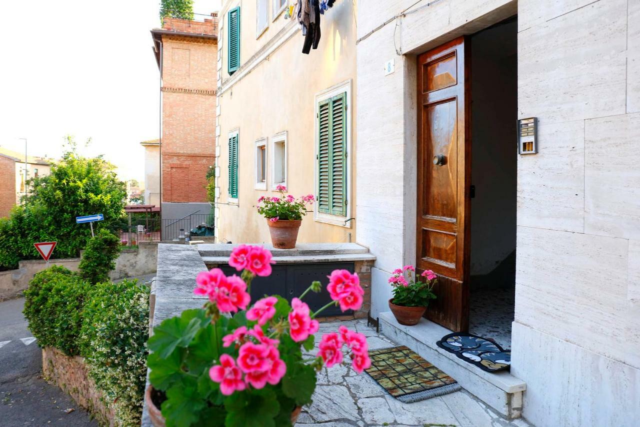 Siena Uptown - Sabrina'S Cozy Apartment Bagian luar foto