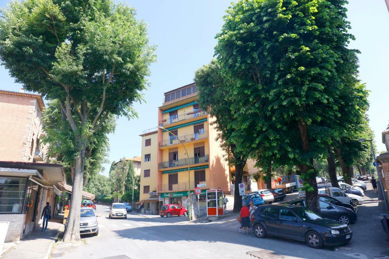 Siena Uptown - Sabrina'S Cozy Apartment Bagian luar foto