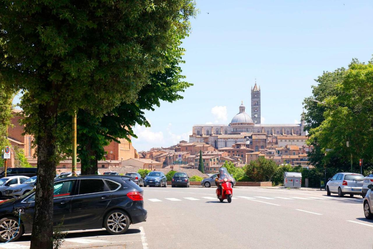 Siena Uptown - Sabrina'S Cozy Apartment Bagian luar foto