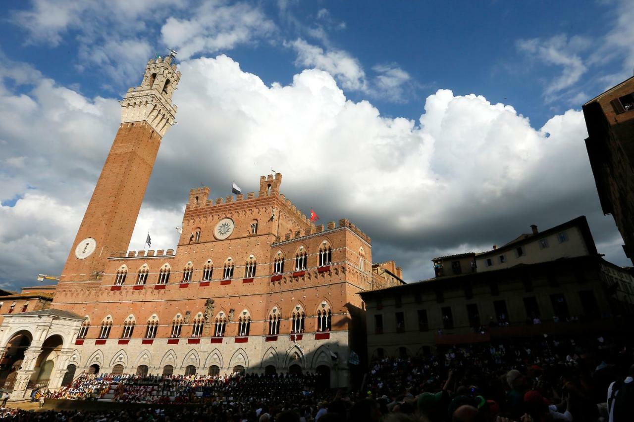 Siena Uptown - Sabrina'S Cozy Apartment Bagian luar foto